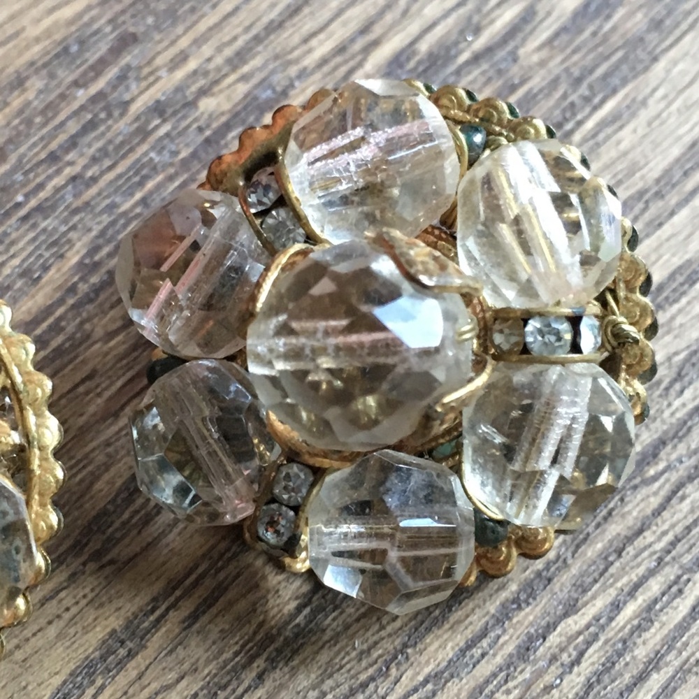 VINTAGE 1950’s ROBERT CLIP ON EARRINGS - Picture 5 of 6